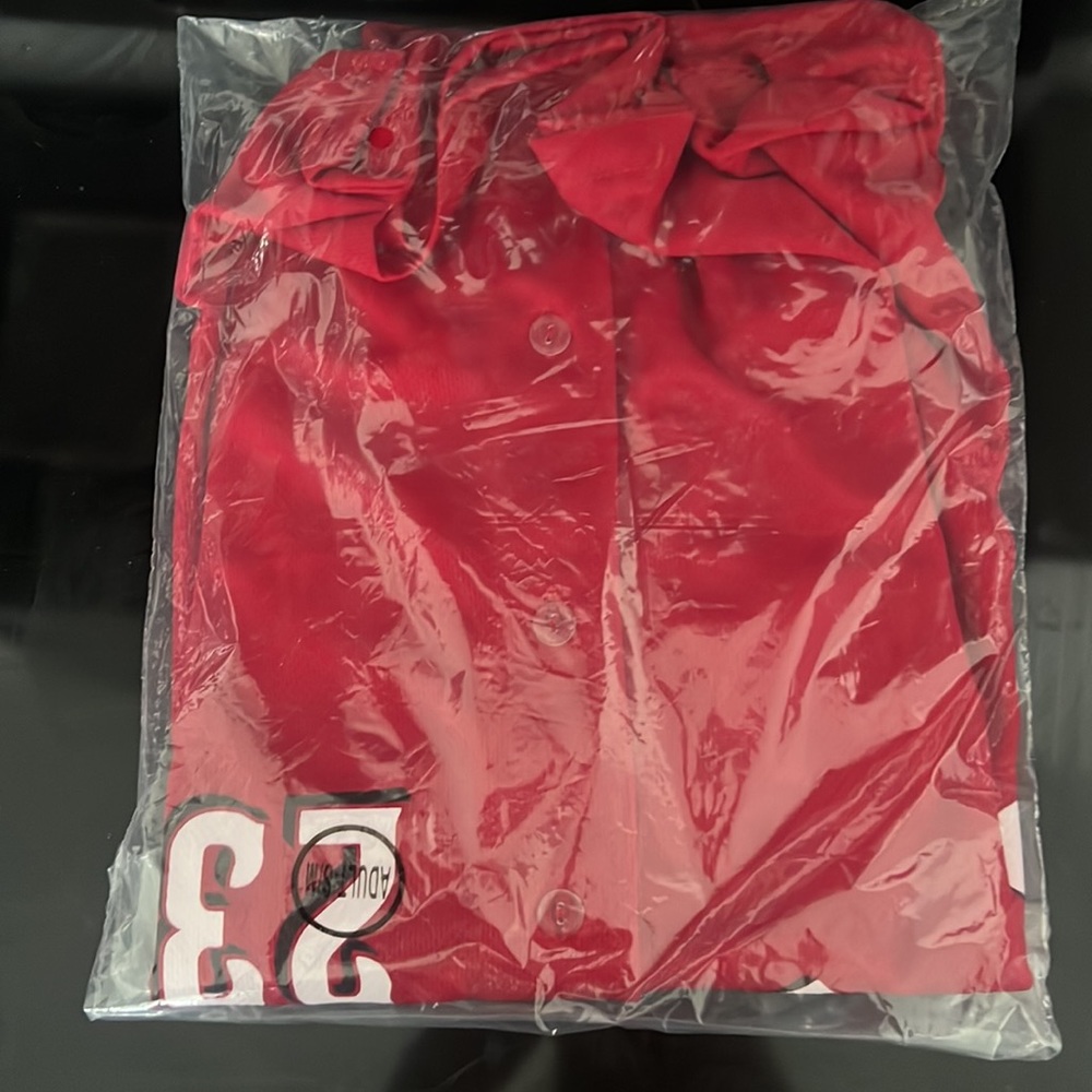 Cincinnati Reds Jersey - Picture 2 of 3